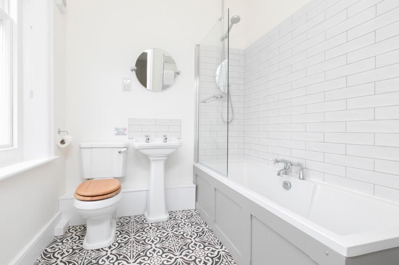 Mount Ephraim B&B Hernhill Екстериор снимка